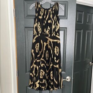 Black and Gold Sleeveless Dress